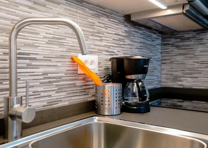 Conypra Modern And Renovated With Terrace Wifi