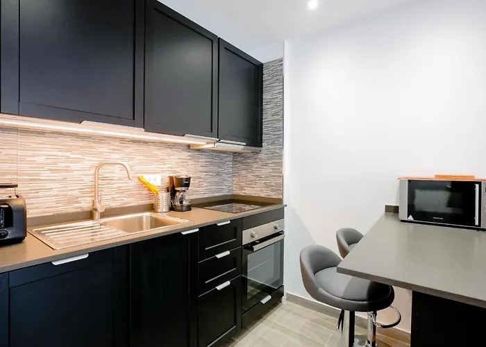 Conypra Modern And Renovated With Terrace Wifi *